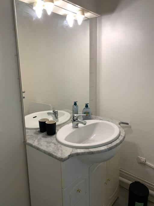 Jolie Studio En Centre Ville Шатору Экстерьер фото