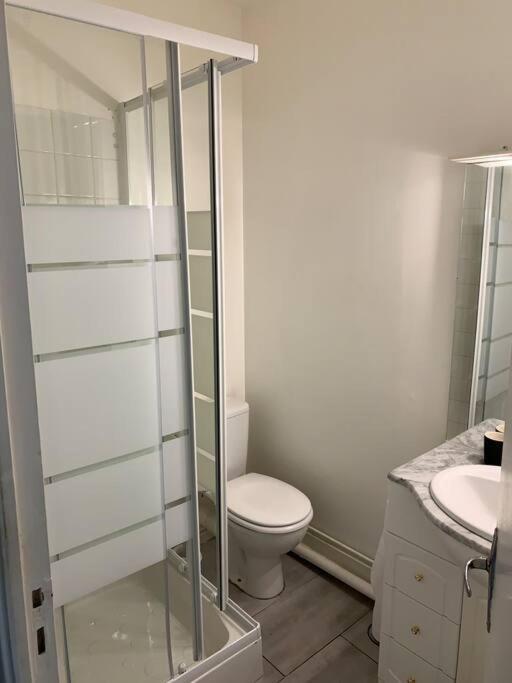 Jolie Studio En Centre Ville Шатору Экстерьер фото