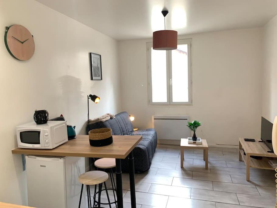 Jolie Studio En Centre Ville Шатору Экстерьер фото